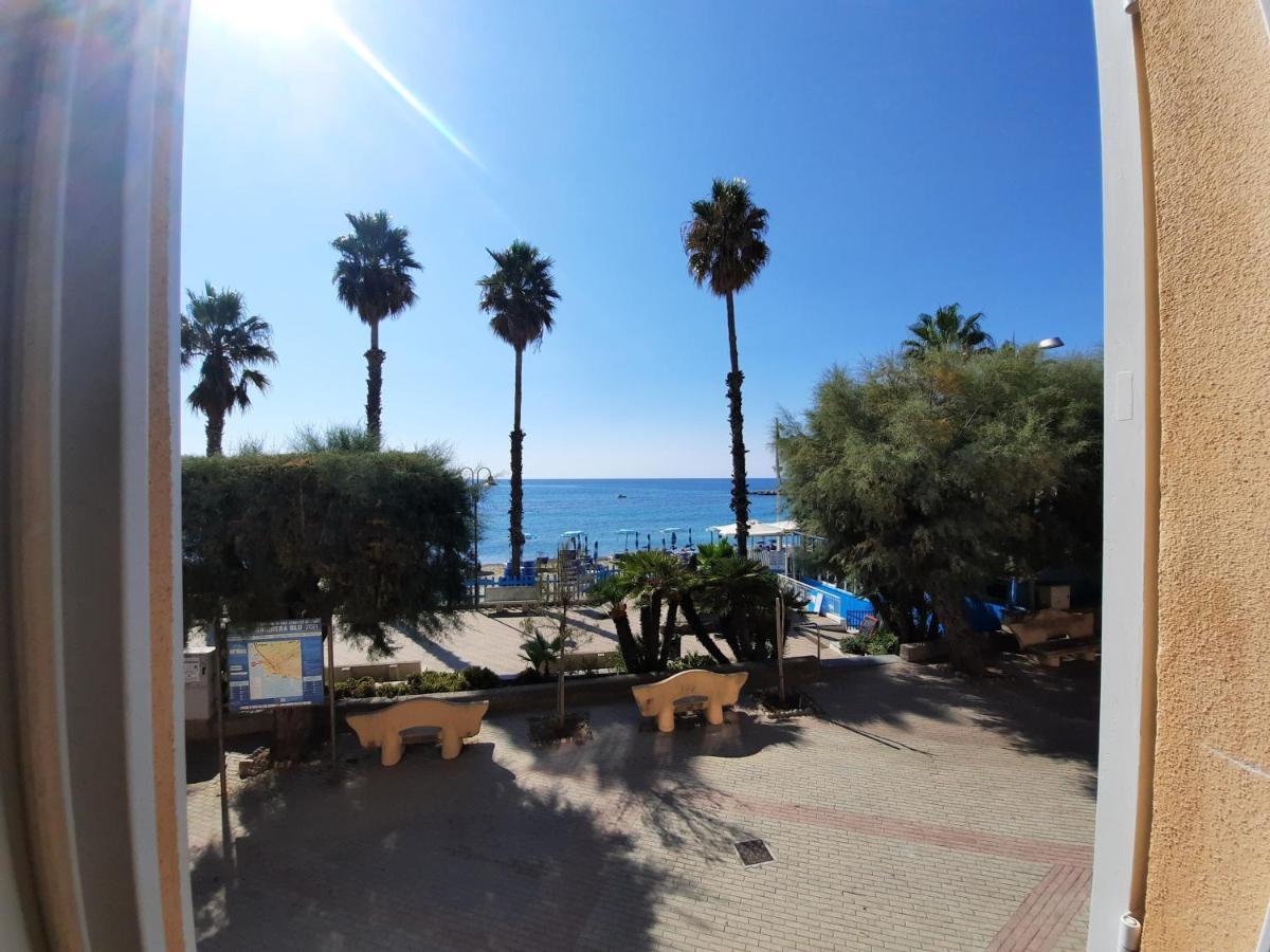 Finestre Sul Mare Βίλα San Lorenzo al Mare Δωμάτιο φωτογραφία